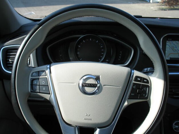 Volvo-V40