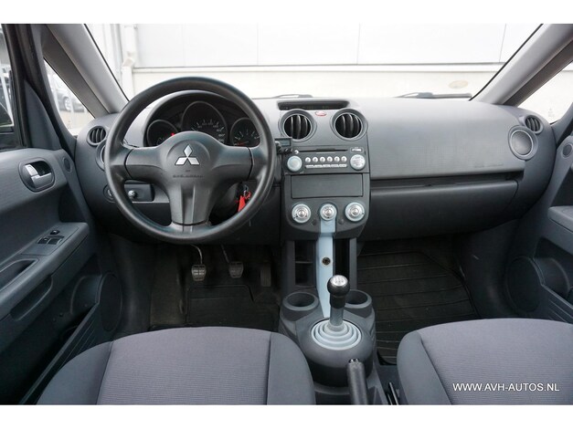 Mitsubishi-Colt
