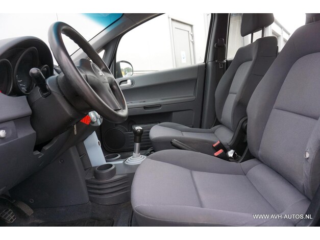 Mitsubishi-Colt