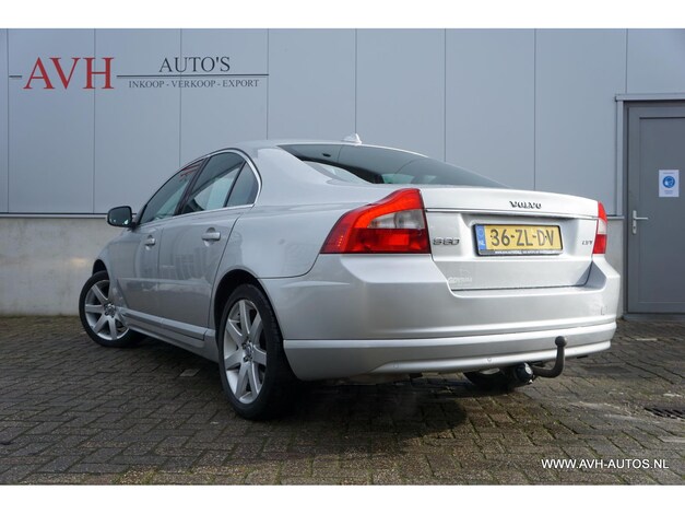 Volvo-S80
