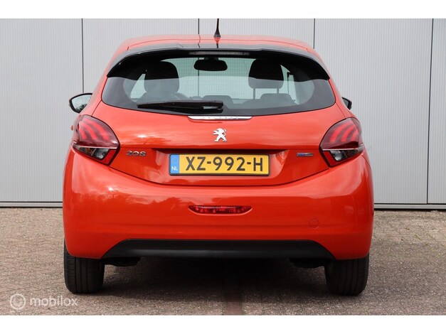 Peugeot-208