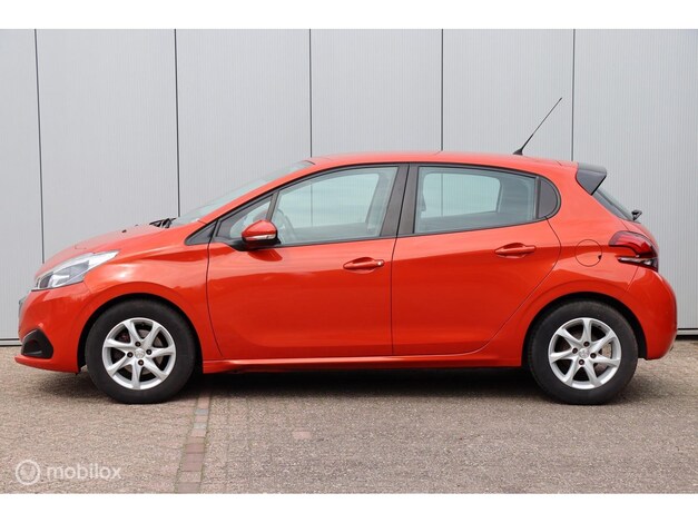 Peugeot-208
