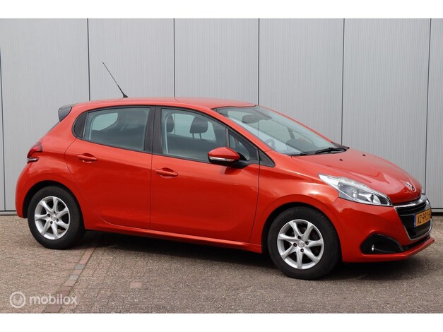 Peugeot-208