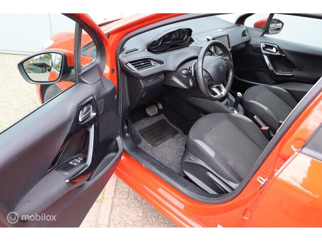 Peugeot-208