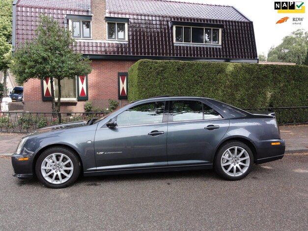Cadillac-STS