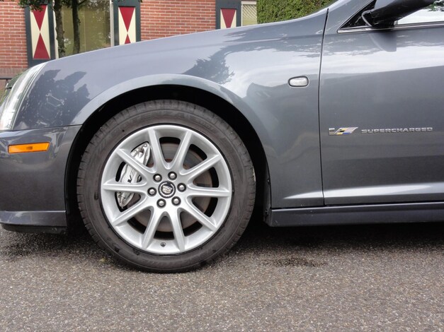 Cadillac-STS