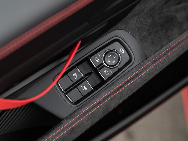 Porsche-718 Cayman