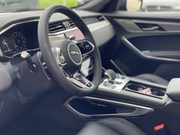 Jaguar-F-Pace