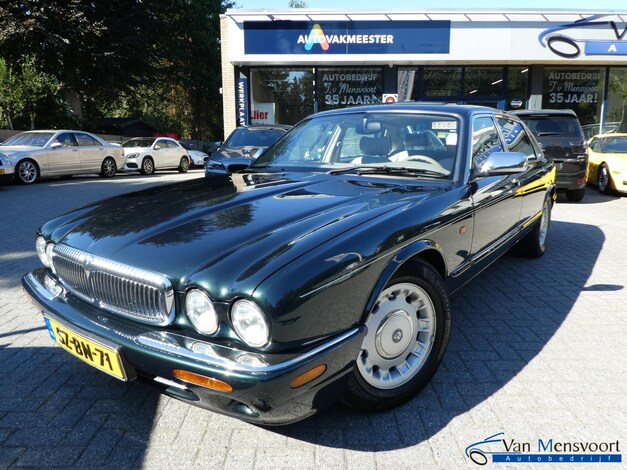 Daimler 4.0 Benzine