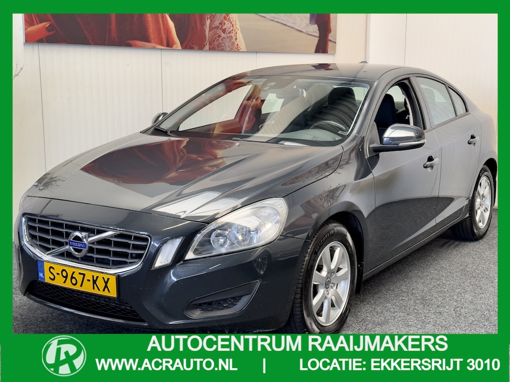 Volvo S60 1.6 T3 KINETIC CRUISE CONTROL CLIMATE CONTROL BLUETOOTH TELEFOON MEDIA VOORBEREIDING PDC  AFN. TREKHAAK ZEER MOOI !!
