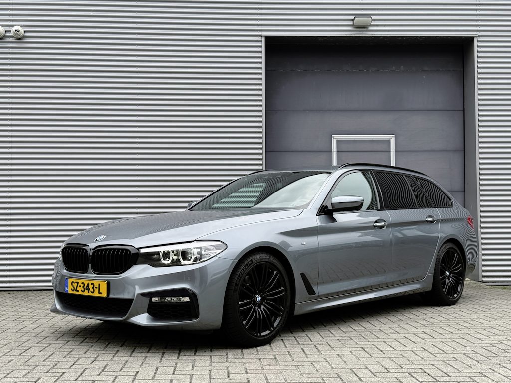 BMW 5-Serie Touring 520d High Executive Aut. I M-Pakket I Navi I Camera