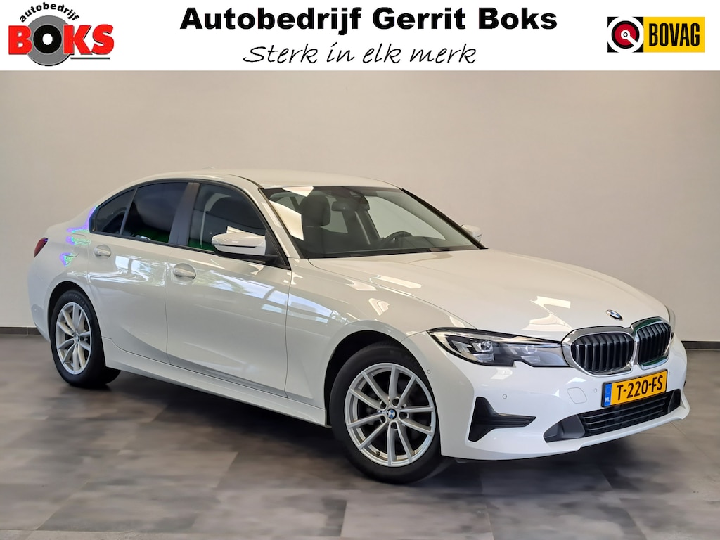 BMW 3-Serie 318i Executive Navigatie Clima Cruise PDC LM 157 PK! 24 Maanden garantie* (Vraag naar de voorwaarden)