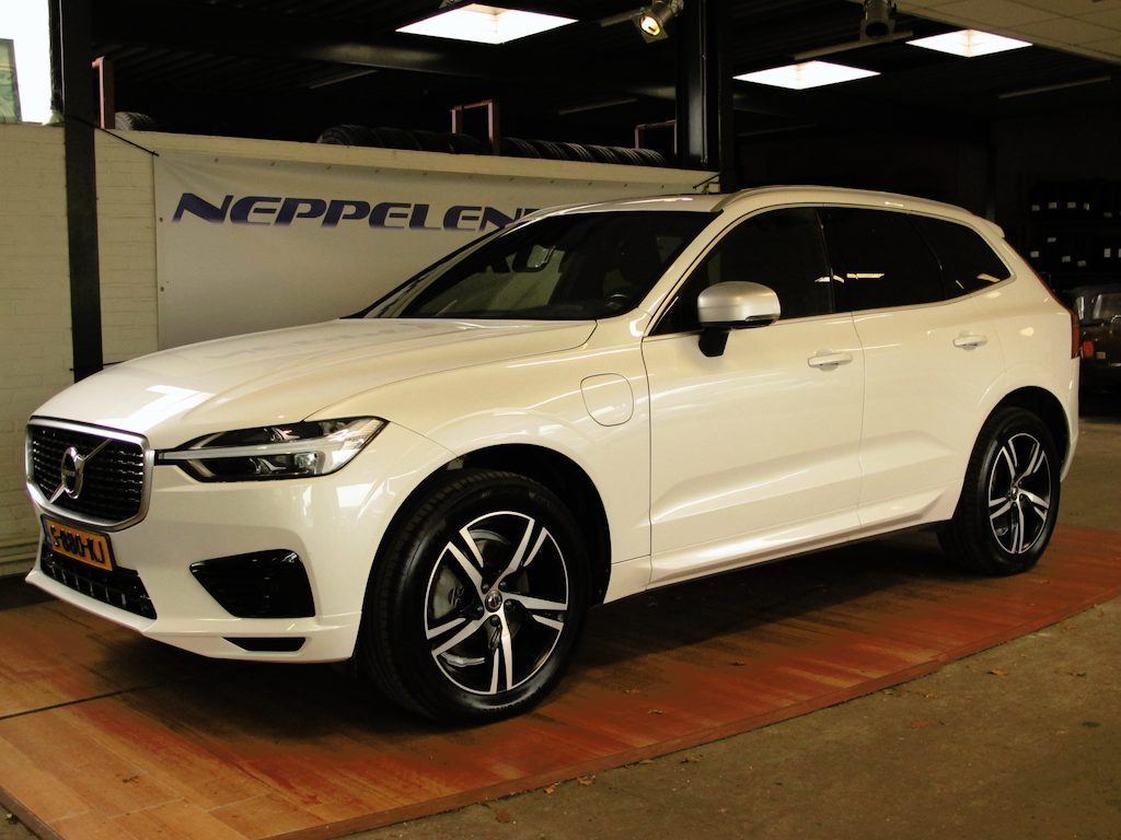 Volvo XC60 2.0 T8 Twin Engine AWD R-Design Lucht vering