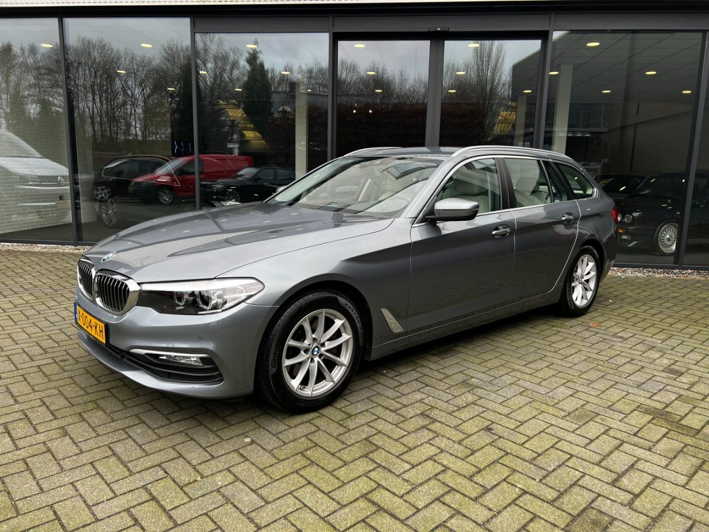 BMW 5-Serie 520I High Exe,Leer,NaviPro,LED,Elekt Trekhk,Stoelverw,Clima,Crui