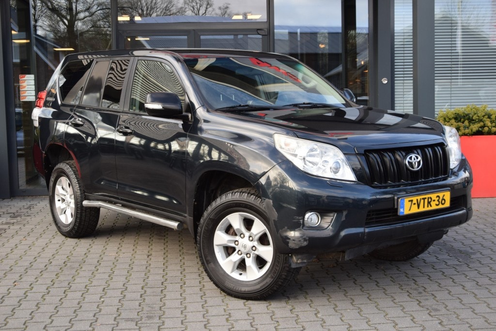 Toyota Land Cruiser 3.0 D-4D 5DRS A/T VAN