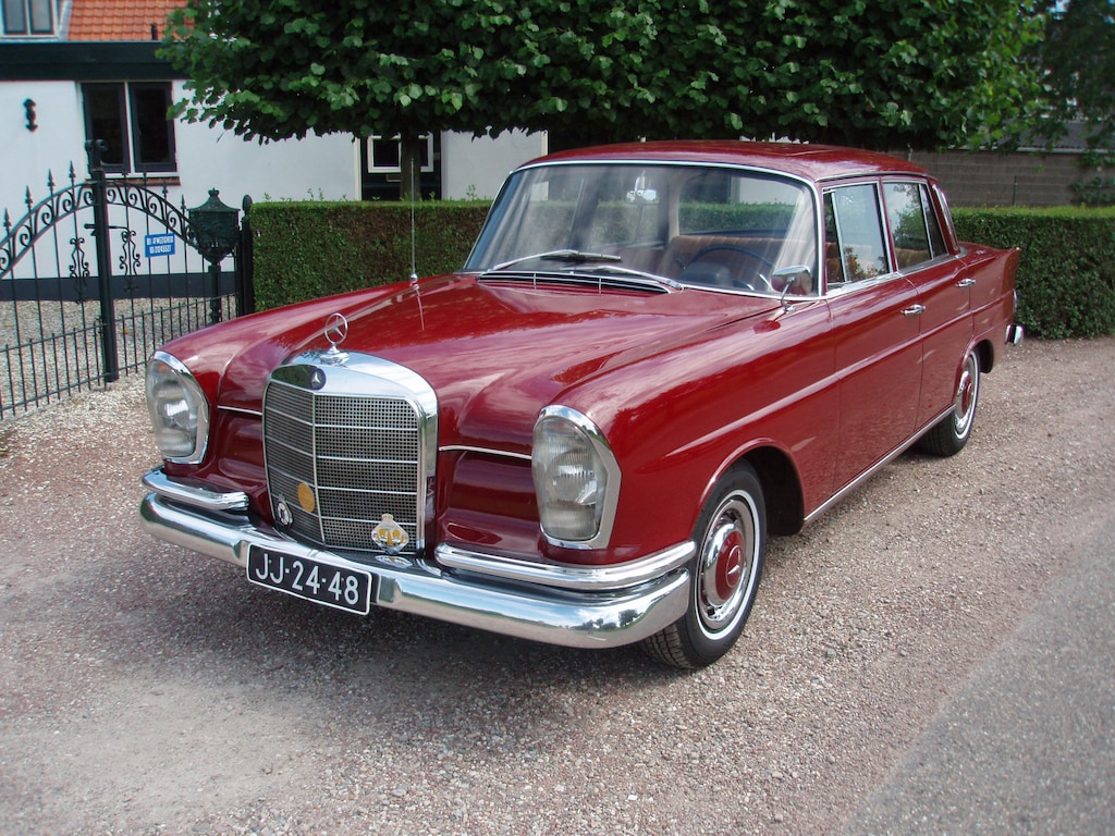Mercedes-Benz B-klasse 220 "Heckflosse" **ORIGINEEL HOLLANDSE AUTO**TOPSTAAT**