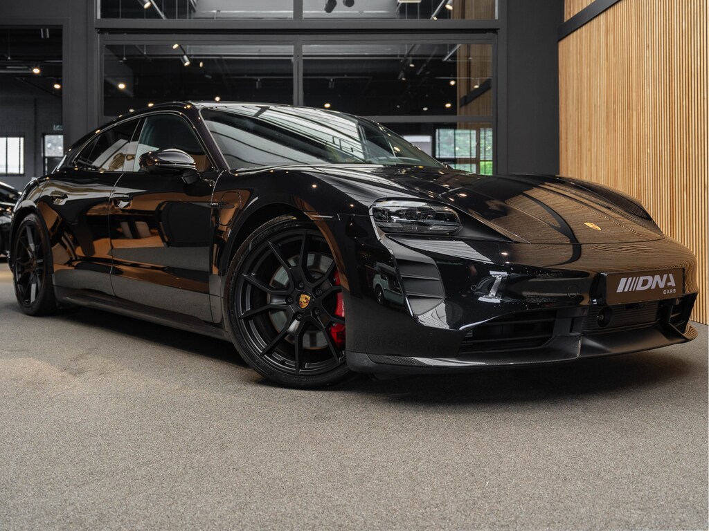 Porsche Taycan Sport Turismo GTS Sport Design Carbon Sport Turismo GTS 93 kWh Passenger Display Pano Vol