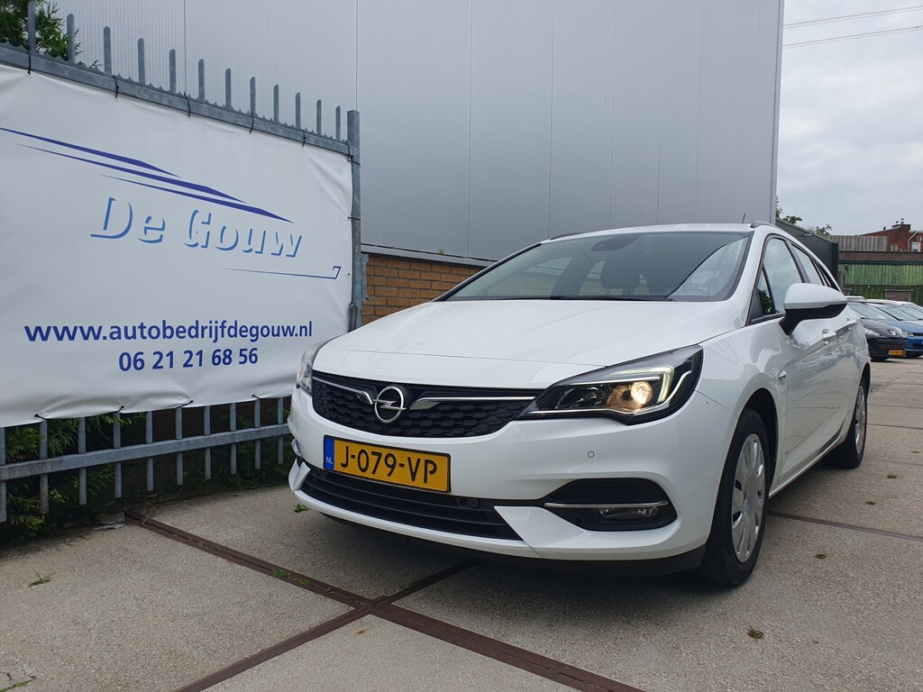 Opel Astra Sports Tourer 1.2 Business Edition, PDC, Trekhaak, Navi