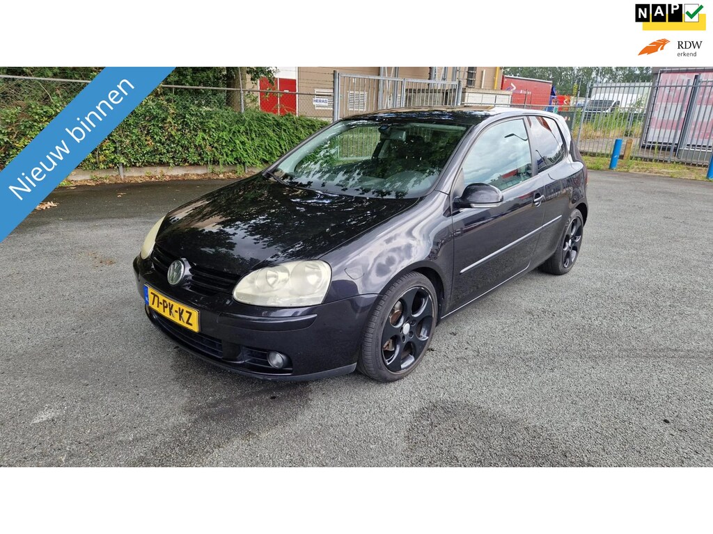 Volkswagen Golf 2.0 FSI Sportline