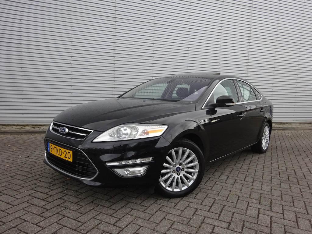 Ford Mondeo 1.6 EcoBoost Platinum Climate / Navi / Cruise / Parkeers. / Stoelverw. / PANO / Lm velgen / NAP