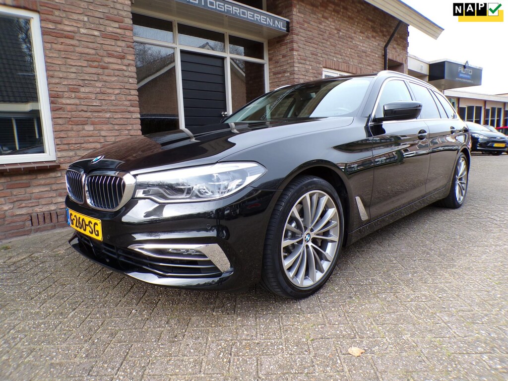 BMW 5-Serie Touring 530i High Executive Automaat / Leder / Navi / Panoramadak / Head Up