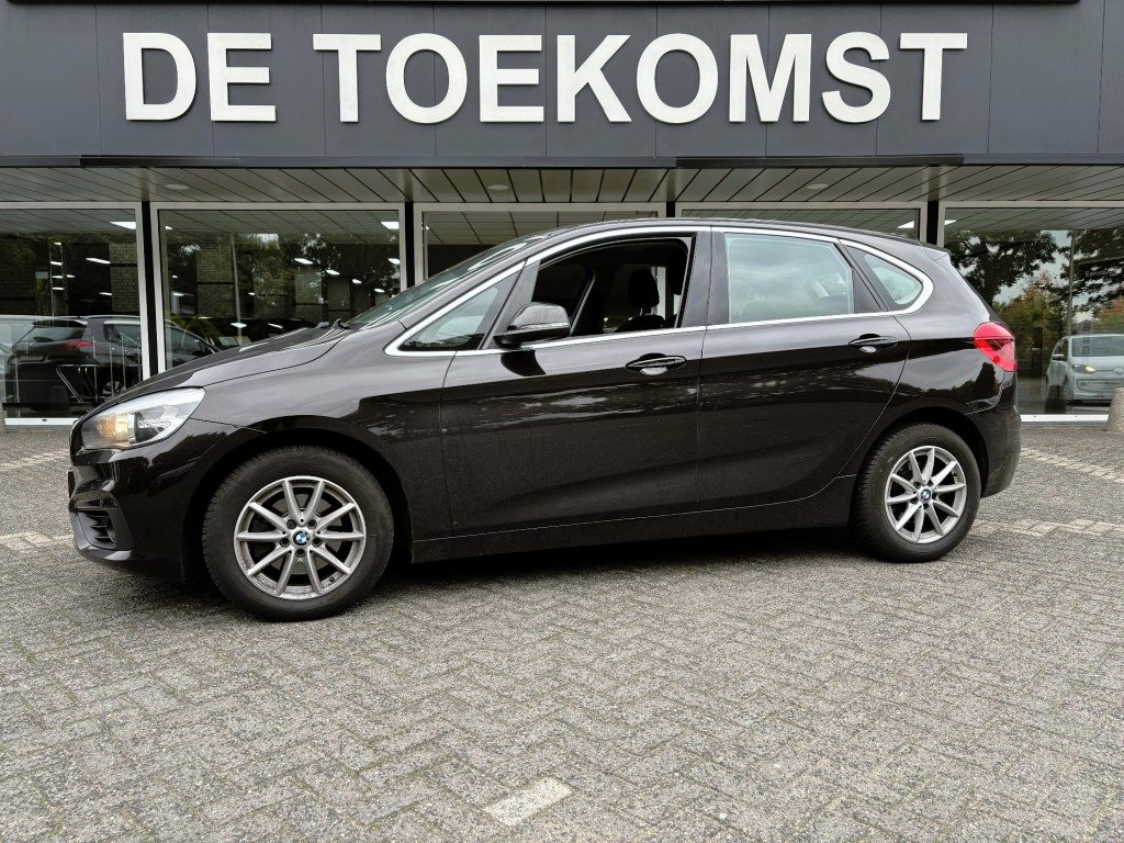 BMW 2-Serie Active Tourer 216 D Automaat Afn. Trekhaak Navigatie Cruise Airco PDC