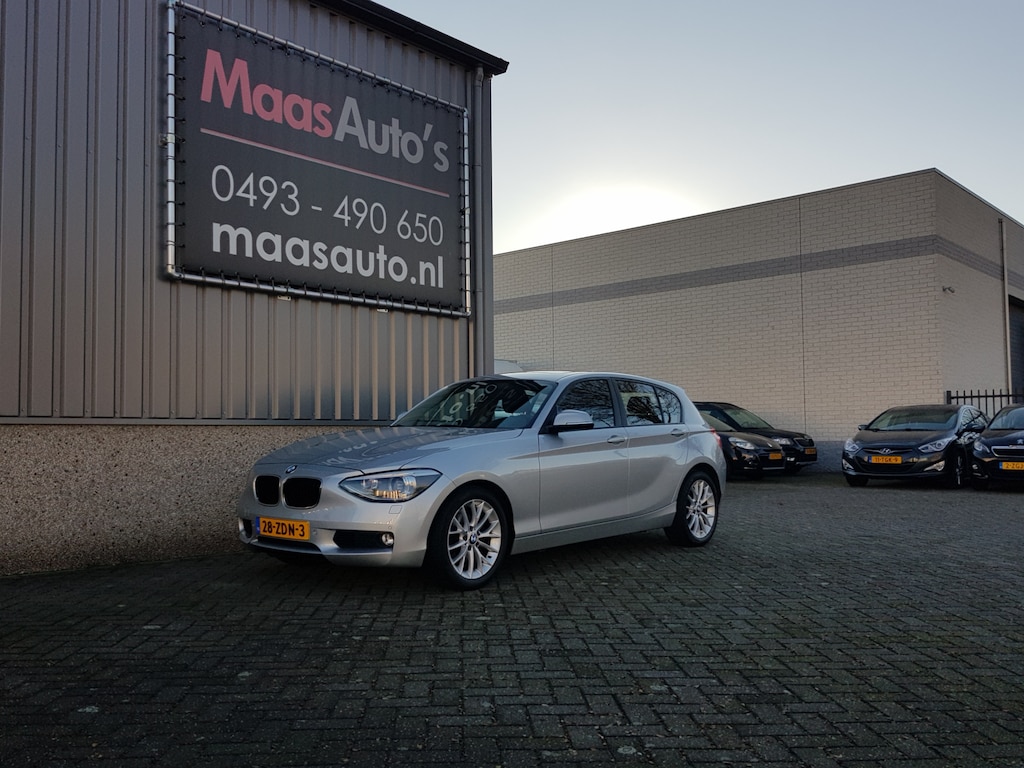 BMW 1-Serie 118i Upgrade Edition uitvoering automaat leder/schuifdak !!!