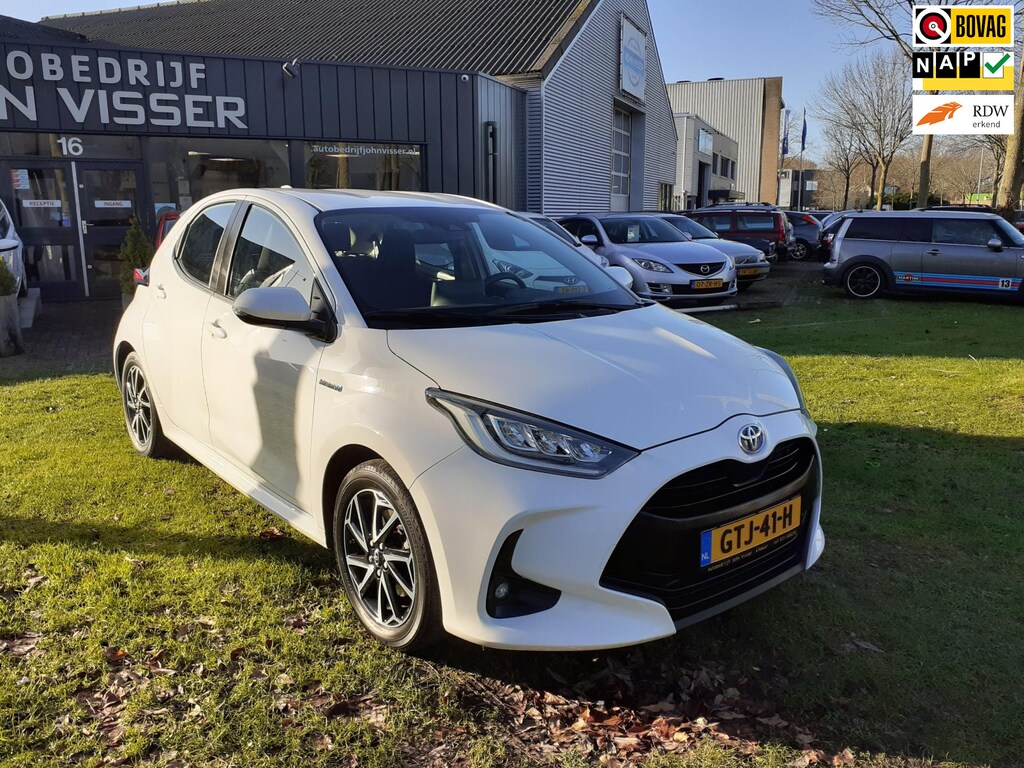 Toyota Yaris 1.5 Hybrid Dynamic * zuinige en duurzame hybride * multimedia voorbereiding * airco * cruise *