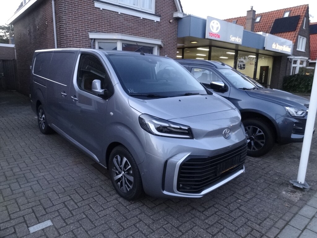 Toyota ProAce Worker Long 2.0 D-4D Professional 145pk bijrijdersstoel / 2e schuifdeur / meest luxe uitvoering / van eind 2024 en dus BPM-vrij!! / rijklaarprijs
