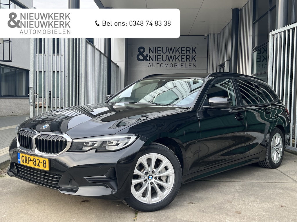 BMW 3-Serie Touring Hybride 330e | AUTOMAAT | CARPLAY/ANDROID | CAMERA | NAVI | CRUISE CONTROL | CLIMATE CONTROL | PDC V+A | LMV | STOELVERWARMING | ELEKTR. ACHTERKLEP | LICHT+REGEN SENSOR | LED | BLUETOOTH