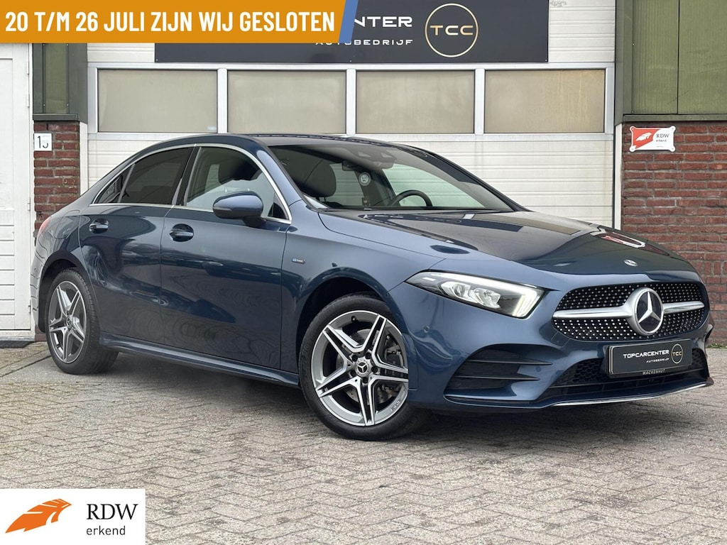 Mercedes-Benz A-klasse 250 e AMG/CARPLAY/STOELV/PARKS/NAVI/APK
