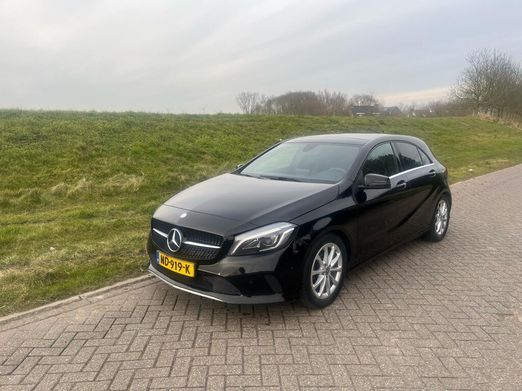 Mercedes-Benz A-klasse 180 d Lease Edition Plus Automaat Nieuw Disb Riem/Waterpomp!! Groot Navi Pano Climate Cruise Leer Nieuwe