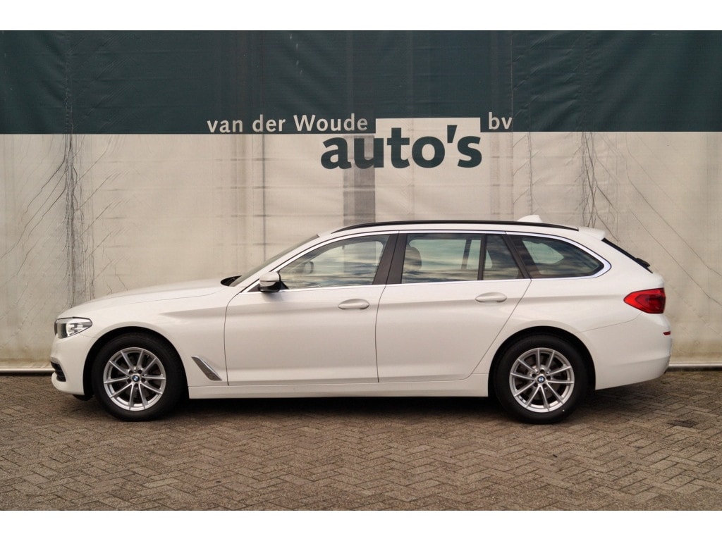 BMW 5-Serie Touring 520i 184pk Automaat Executive Edition -NAVI-ECC-