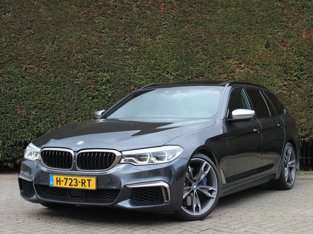 BMW 5-Serie Touring M550d xDrive High Executive | BTW auto | Apple car play | Panoramadak