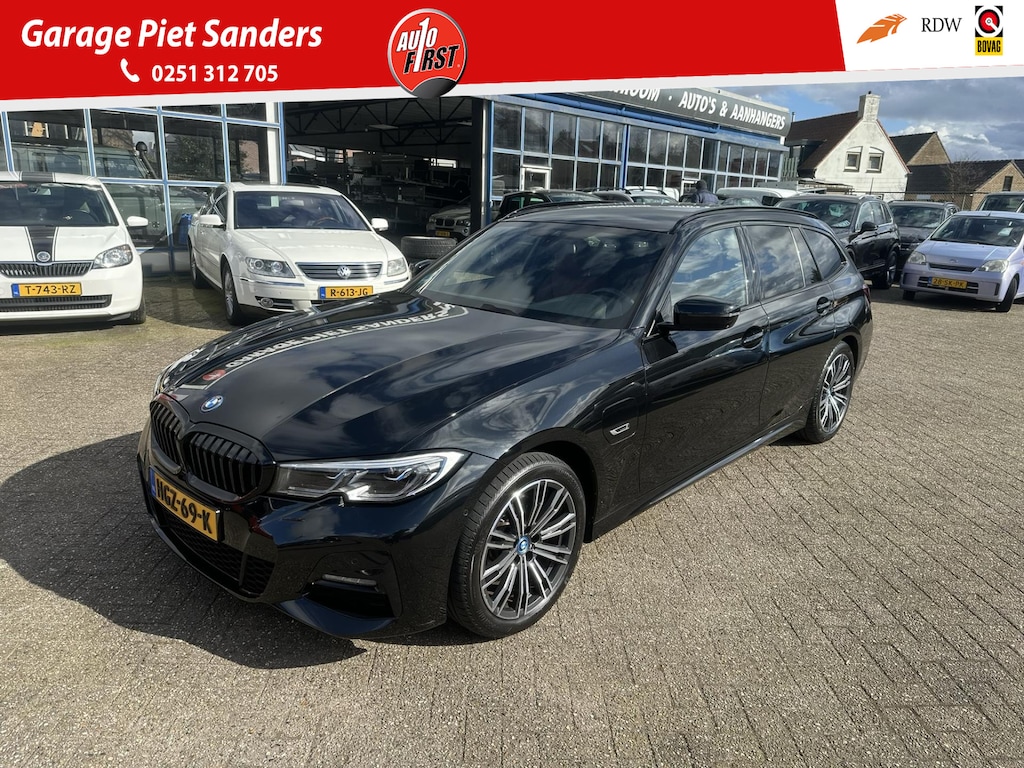 BMW 3-Serie Touring 320e I M-Sport pakket I Laser Light I Verw. stuur/stoelen I 360 Camera I