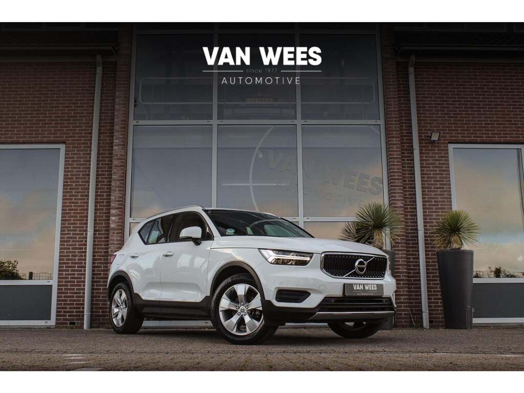 Volvo XC40 1.5 T3 Momentum Pro | 1e eigenaar | NL auto | Inc btw | Cruise control | Climate control | LED | Navigatie | Bluetooth | 18 inch | Trekhaak | Half leer | 163 pk