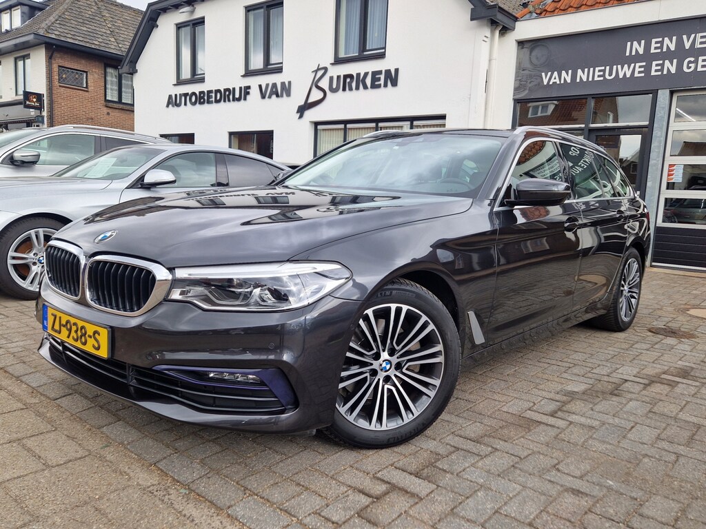 BMW 5-Serie Touring 520i High Executive Edition,Panoramadak,Stoelverwarming,Navgatie,Achteruitrij camera