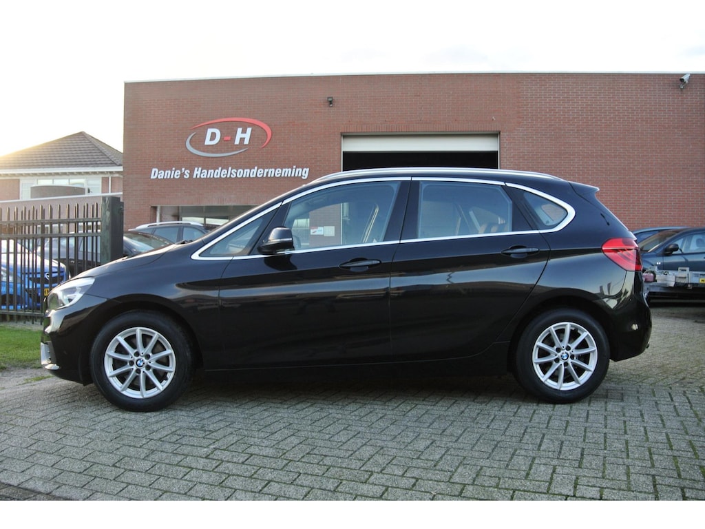 BMW 2-Serie Active Tourer 218i Essential leder automaat inruil mogelijk nap