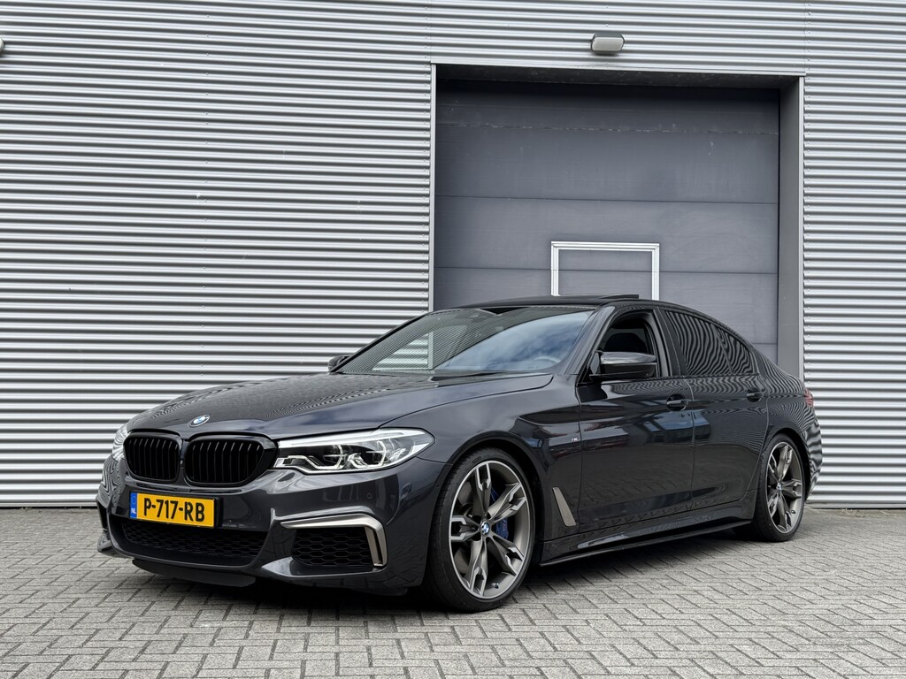 BMW 5-Serie M550i xDrive High Executive I Aut. I 463 PK I Leder I Schuifdak I Carplay