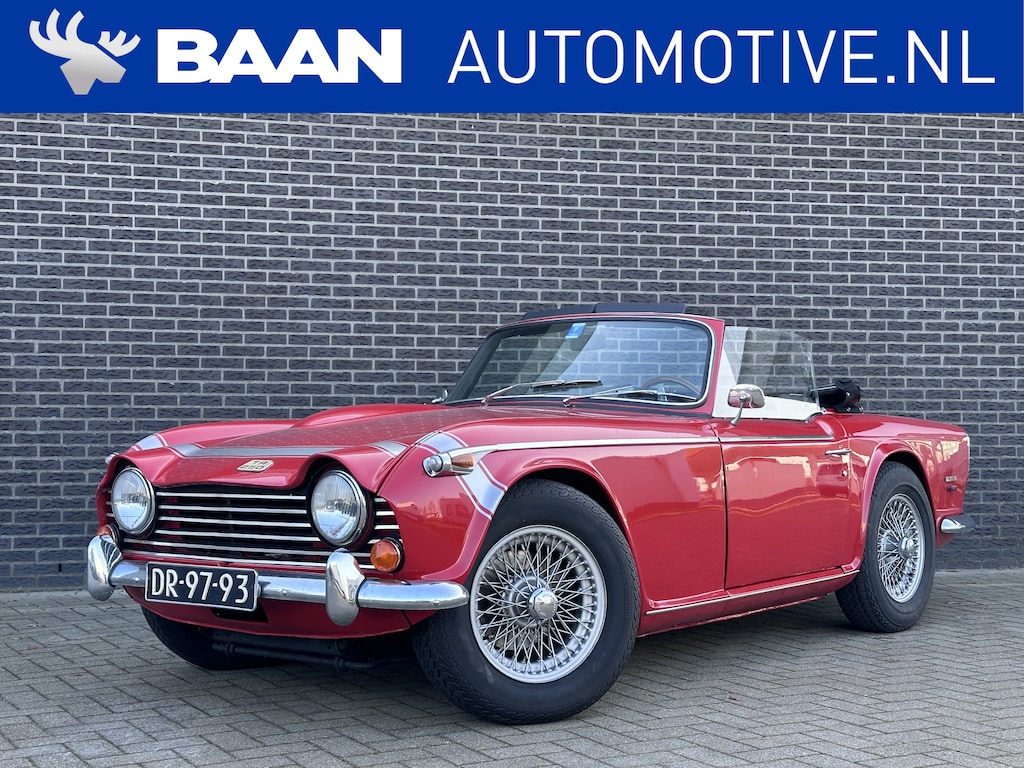 Triumph TR 250 