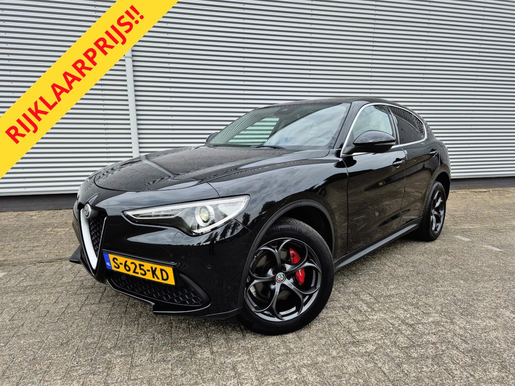 Alfa Romeo Stelvio 2.0 T AWD Super Automaat, panoramadak,trekhaak,cruise,navigatie,achteruitrijcamera,lederen bekleding,parkeersensoren,