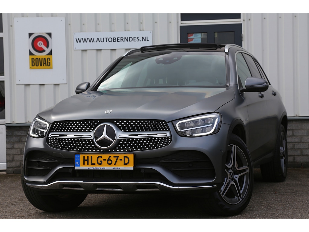 Mercedes-Benz GLC 300e 320PK PHEV Plug in 4MATIC AMG*1ste Eig*BTW*Perfect Onderh.*Manufaktur Magno!/Pano/Elek. Trekhaak/ACC/HUD/Memorie/360/DAB/Dodehoek/Elek. Klep/LED/Parkeersens.V+A/19 inch LM*
