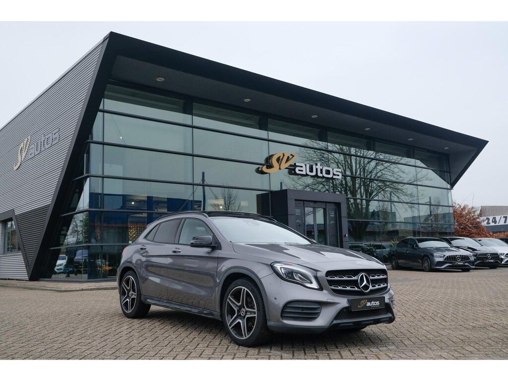 Mercedes-Benz GLA GLA180 AMG 122pk Panoramadak Night pakket Climate control Cruise control Trekhaak 19" LMV