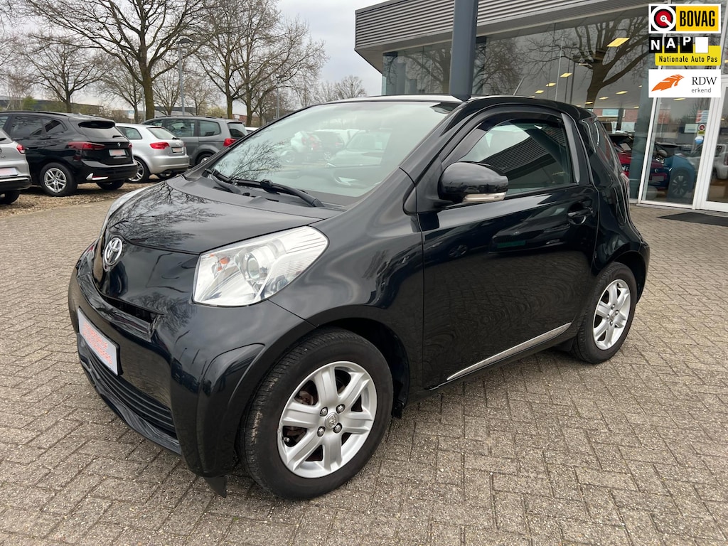 Toyota iQ 1.0 VVTi Black Edition, Airco, 4-zits, Parrot, trekhaak, Radio/cd, etc