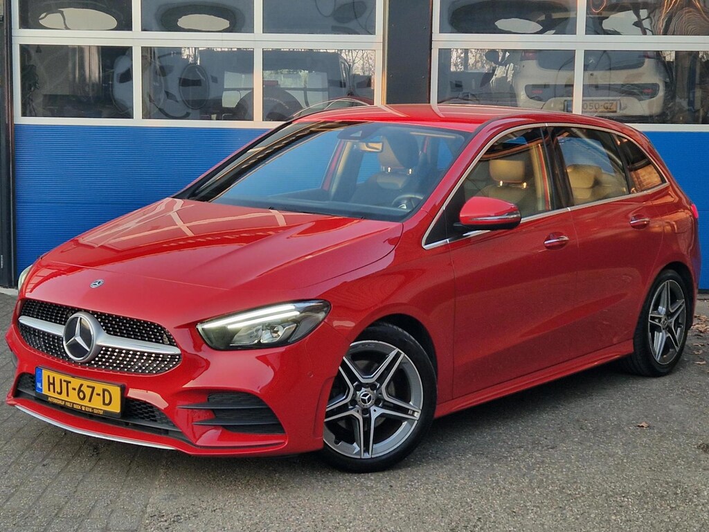 Mercedes-Benz B-klasse 200 AMG / Widescreen / Elektrische achterklep / Stoelverwarming / Cruise control / Navigatie