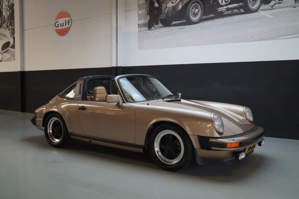 Porsche 911 Targa 3.0 Super Carrera Beautiful Driver (1982)