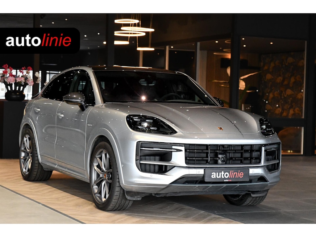 Porsche Cayenne Coupé 3.0 E-Hybrid. GT Pakket. Carbon, Leder, Softcl, Luchtv, BTW, ACC, 360, 18 Weg, Trekh, Bose, Keyless, Stuurvw