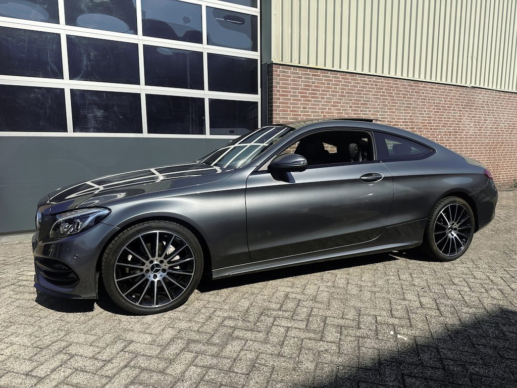 Mercedes-Benz C-klasse Coupé 180 Pano | AMG-Line | Burmester