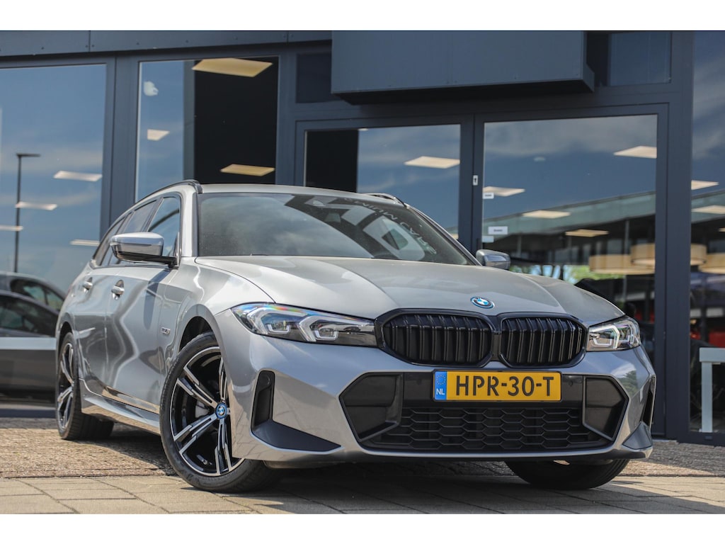 BMW 3-Serie Touring 320e | Facelift | M-Sport | Widescreen | LCI