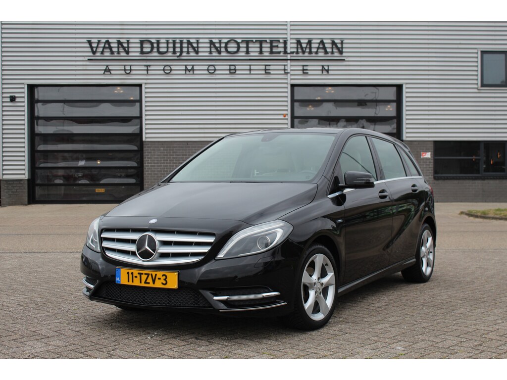 Mercedes-Benz B-klasse 180 Ambition / Leer / Navigatie / N.A.P.
